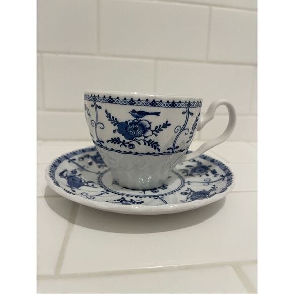 Vintage Teacup & Saucer - Picture 5 of 5